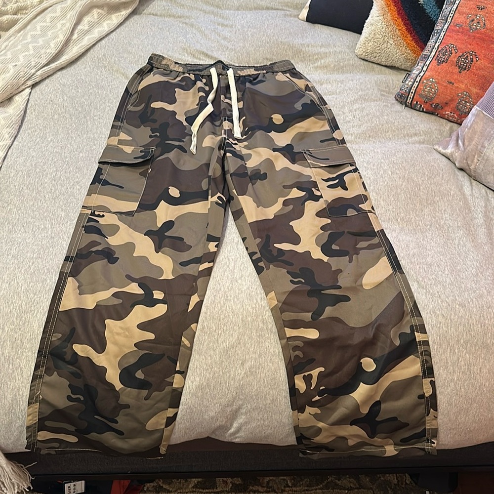 camo cargo pants